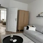 Apartnaest - Vollausgestattete 1 - Bis 4-zimmer L 24h Zugang Per Code L Check-in Anleitung Ueber Posteingang L Parkplatz Auf Anfrage L Fruehstueck Optional רדברג