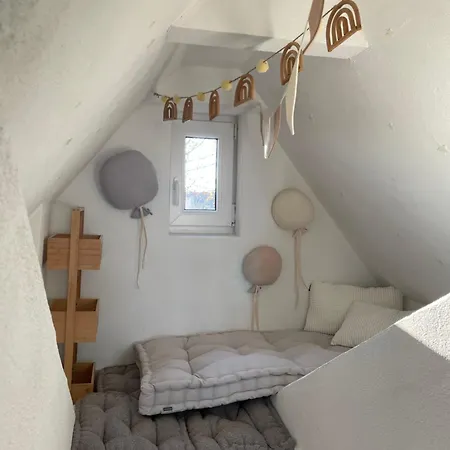 ApartNaest Radeberg - vollausgestattete 1 - 4 Zimmer Apartments I 24h flexibler mobiler Check-in via Link I Parkplatz auf Anfrage I Platz für bis zu 60 Personen Radeberg