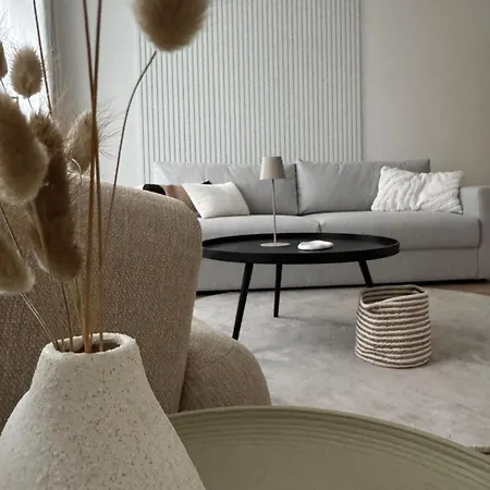 ApartNaest Radeberg - vollausgestattete 1 - 4 Zimmer Apartments I 24h flexibler mobiler Check-in via Link I Parkplatz auf Anfrage I Platz für bis zu 60 Personen * Radeberg