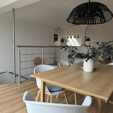 Apartment ApartNaest Radeberg - vollausgestattete 1 - 4 Zimmer Apartments I 24h flexibler mobiler Check-in via Link I Parkplatz auf Anfrage I Platz für bis zu 60 Personen *