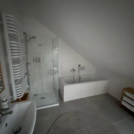 Apartnaest - Vollausgestattete 1 - Bis 4-zimmer L 24h Zugang Per Code L Check-in Anleitung Ueber Posteingang L Parkplatz Auf Anfrage L Fruehstueck Optional Apartamento *