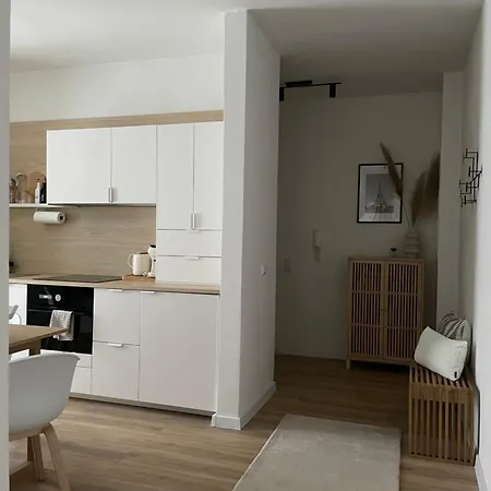 ApartNaest Radeberg - vollausgestattete 1 - 4 Zimmer Apartments I 24h flexibler mobiler Check-in via Link I Parkplatz auf Anfrage I Platz für bis zu 60 Personen *