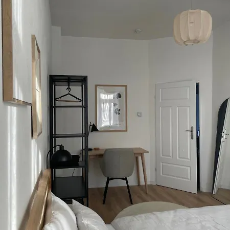 ApartNaest Radeberg - vollausgestattete 1 - 4 Zimmer Apartments I 24h flexibler mobiler Check-in via Link I Parkplatz auf Anfrage I Platz für bis zu 60 Personen
