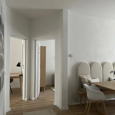 ApartNaest Radeberg - vollausgestattete 1 - 4 Zimmer Apartments I 24h flexibler mobiler Check-in via Link I Parkplatz auf Anfrage I Platz für bis zu 60 Personen Apartment