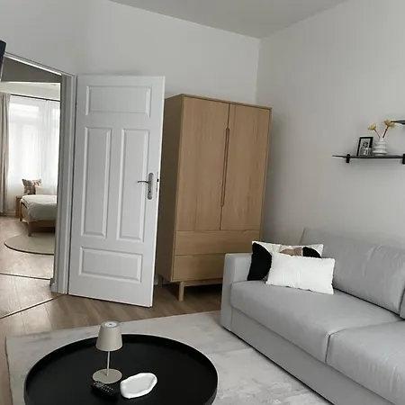 ApartNaest Radeberg - vollausgestattete 1 - 4 Zimmer Apartments I 24h flexibler mobiler Check-in via Link I Parkplatz auf Anfrage I Platz für bis zu 60 Personen Radeberg