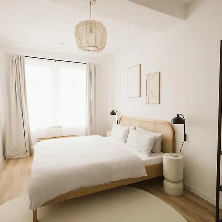 Apartnaest - Vollausgestattete I Kostenlos Parken I Flexibler Check-in I 1 Bis 4 I 1 Bis 10 Personen Radeberg