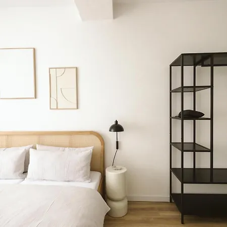 ApartNaest Radeberg - vollausgestattete 1 - 4 Zimmer Apartments I 24h flexibler mobiler Check-in via Link I Parkplatz auf Anfrage I Platz für bis zu 60 Personen