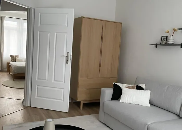 Apartnaest - Vollausgestattete 1 - 4 I 24h Flexibler Mobiler Check-in Via Link I Parkplatz Auf Anfrage I Platz Für Bis Zu 60 Personen Radeberg